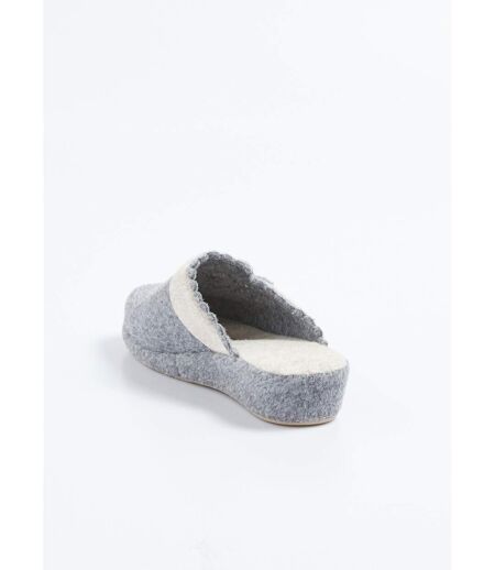 Chaussons mules en feutre, détail fleur
