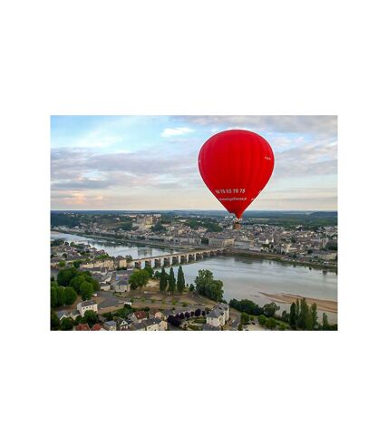 Vol en montgolfière pour 2 personnes au-dessus de Saumur - SMARTBOX - Coffret Cadeau Sport & Aventure
