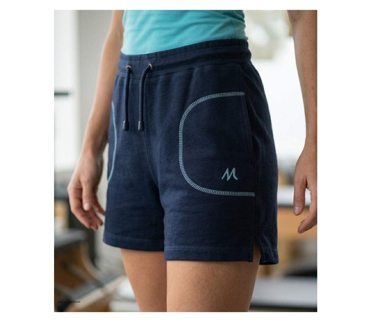 Short de sport en molleton femme bleu marine MAYFLOWER SE9039M : le confort absolu pour bouger librement-1