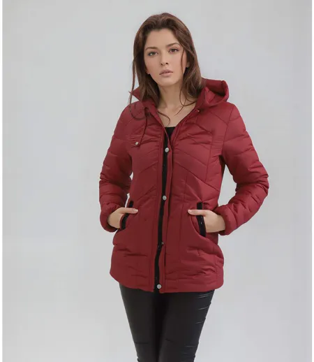 Doudoune bordeau pour femme - Manches longues, idéale pour un look décontracté et tendance