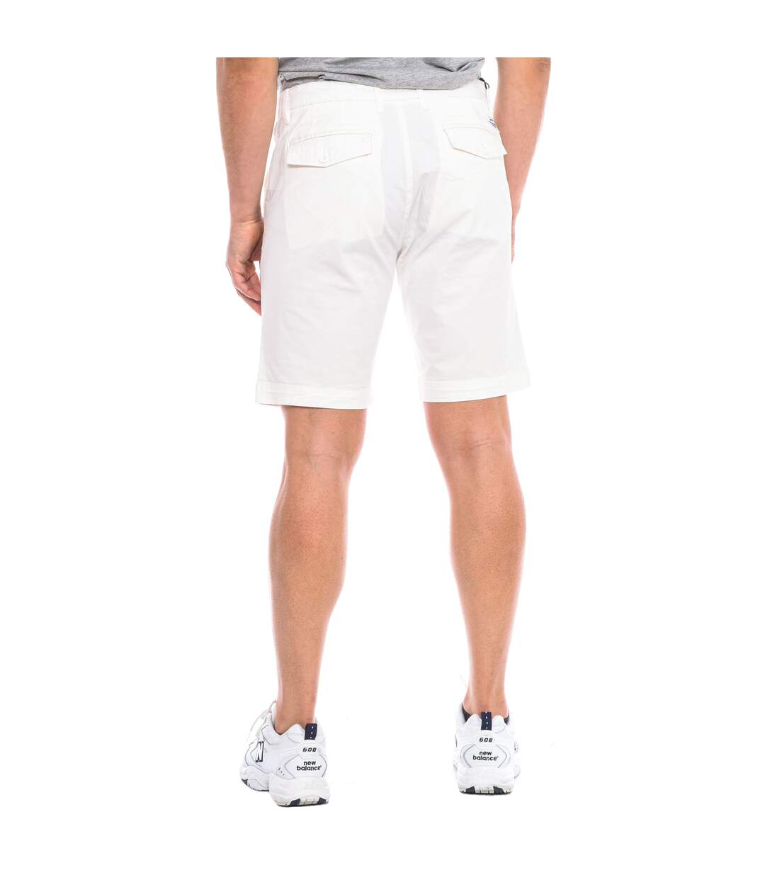 Bermuda shorts with straight cut bottom 67921 men-3