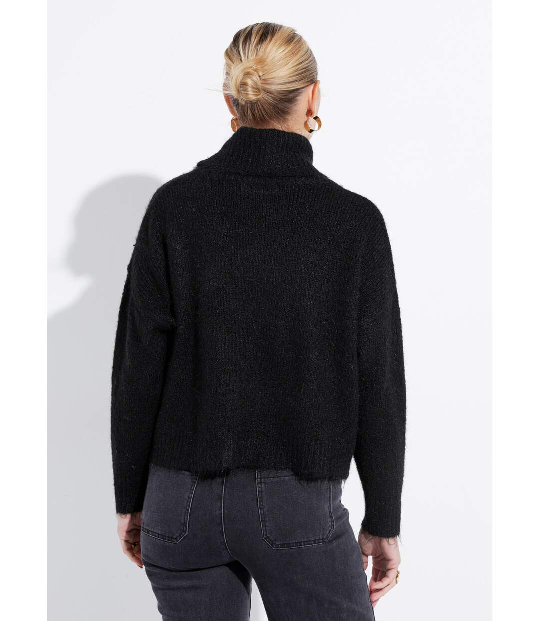Pull col roulé en maille épaisse-2