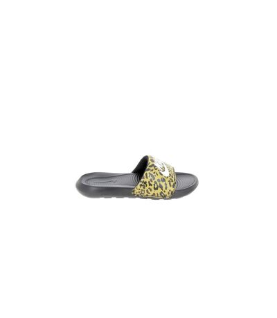 NIKE Victori One Chutney Noir