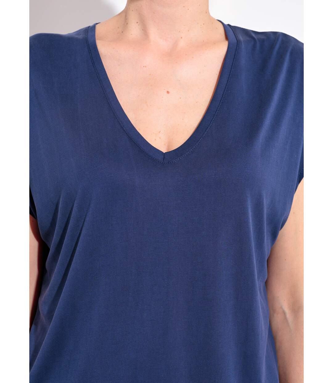 T-shirt fluide manches courtes porté loose-4