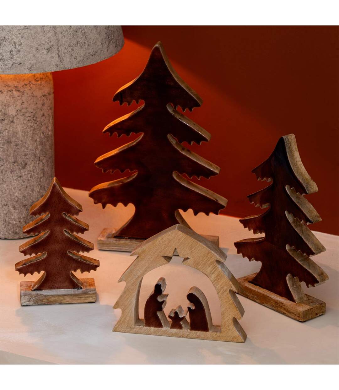 Crèche Sapin en Bois Ajourée 27cm Marron & Naturel-3