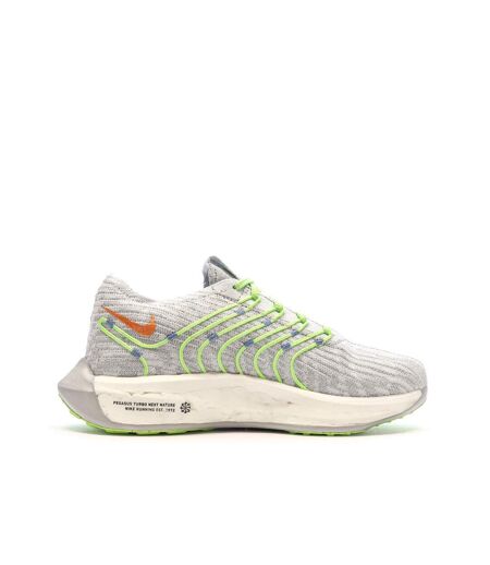 Chaussures de running gris/jaune femme nike pegasus turbo next nature