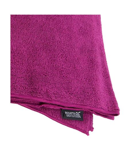 Regatta Great Outdoors Lightweight Giant Compact Travel Towel (Dark Cerise) - UTRG2807