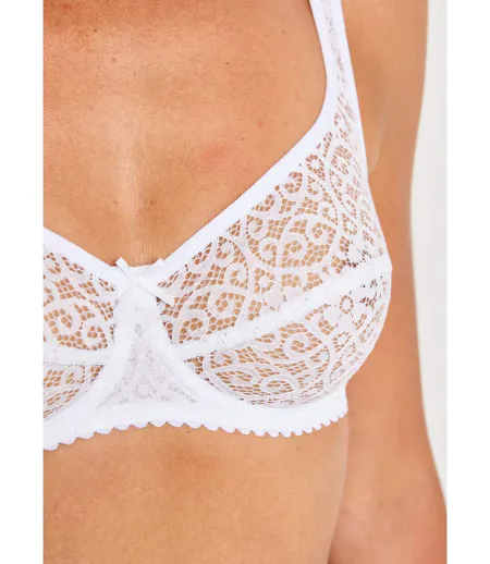 Soutien-gorge emboîtant avec armatures