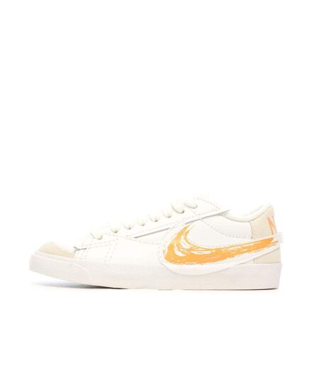Baskets blanches/orange mixte nike blazer low 77 jumbo