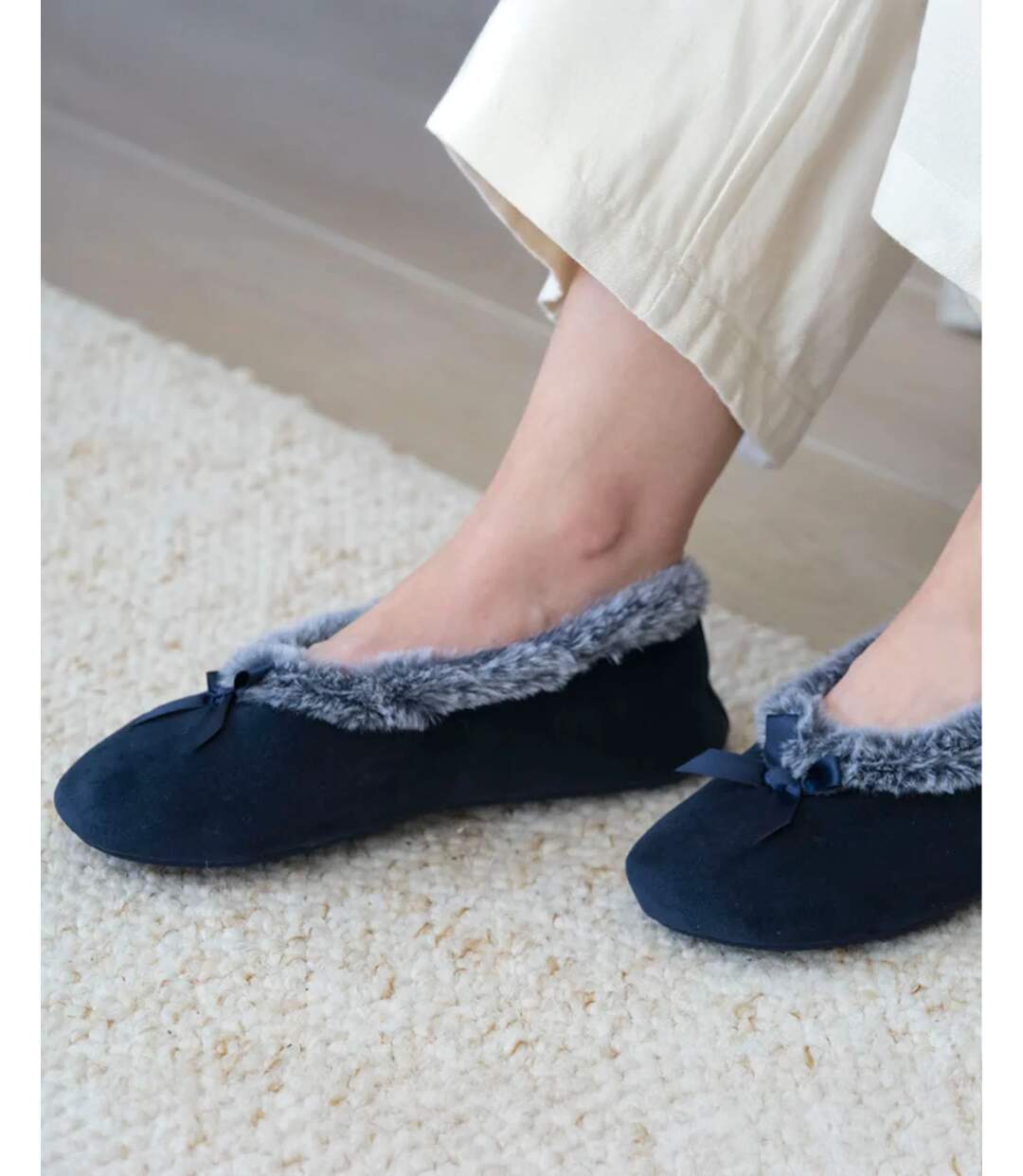 Isotoner Chaussons Ballerines femme semelle ultra-souple, confortables, semelle à mémoire de forme-2
