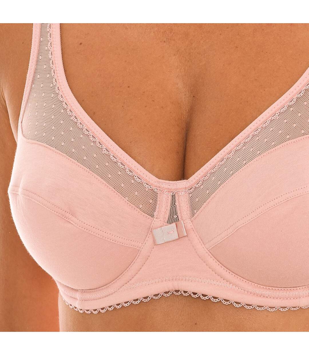 Generous 00ASF women's underwire bra with micro tulle detail provides support and elegance with a feminine design-2