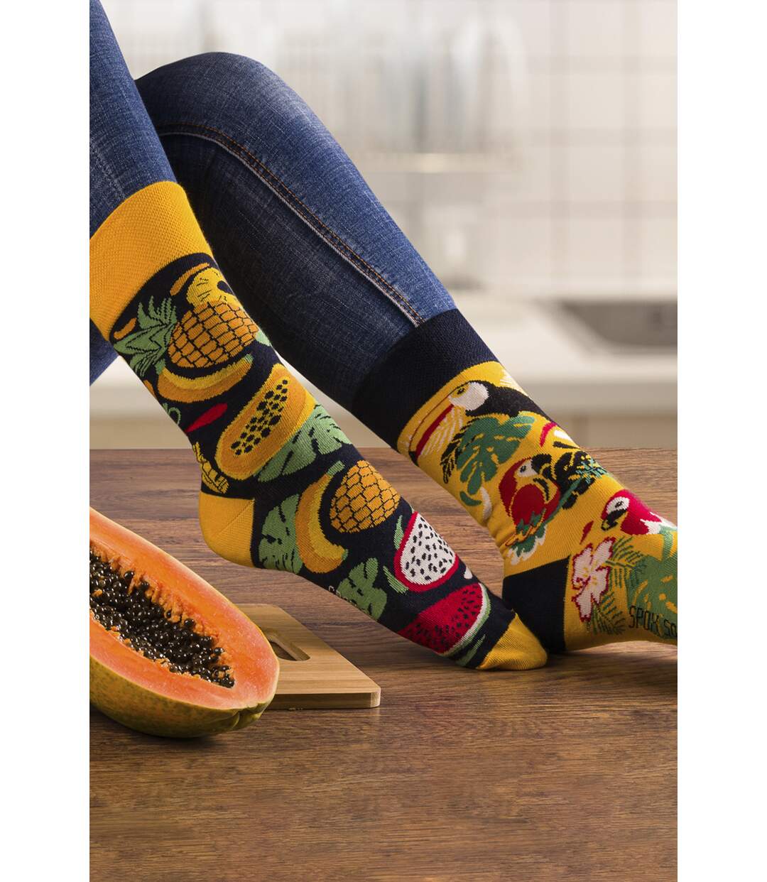 SPOX SOX - Unisex Novelty Odd Socks - Tropical