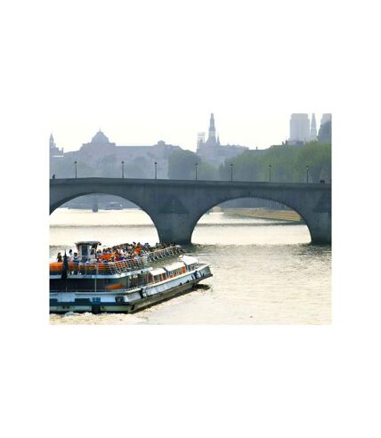 Croisière sur la Seine en bateau-mouche en famille pour 1 adulte et 2 enfants - SMARTBOX - Coffret Cadeau Sport & Aventure