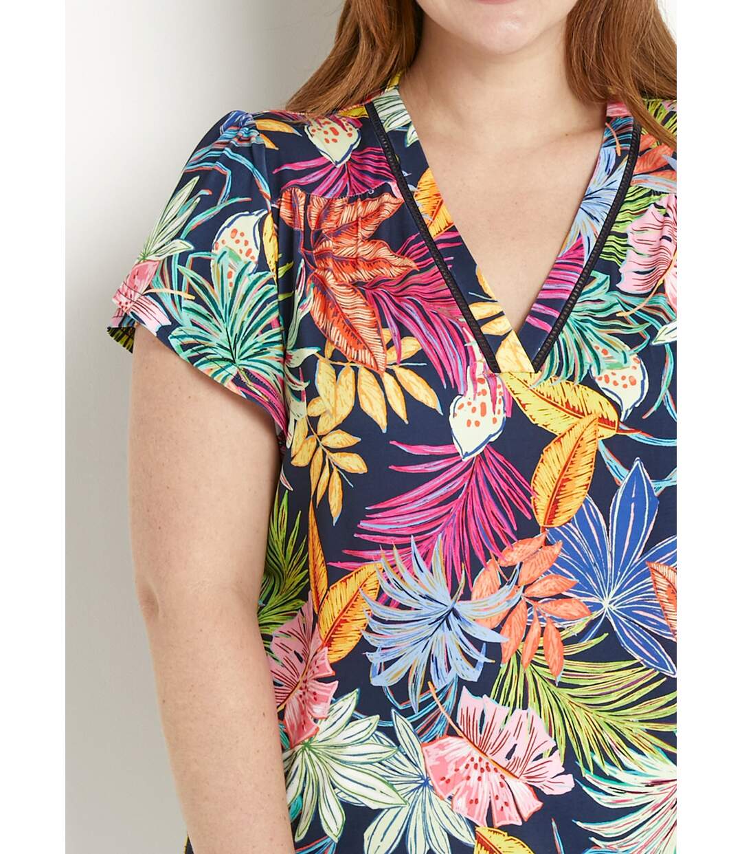 T-shirt ample col V imprimé feuilles manches courtes-4
