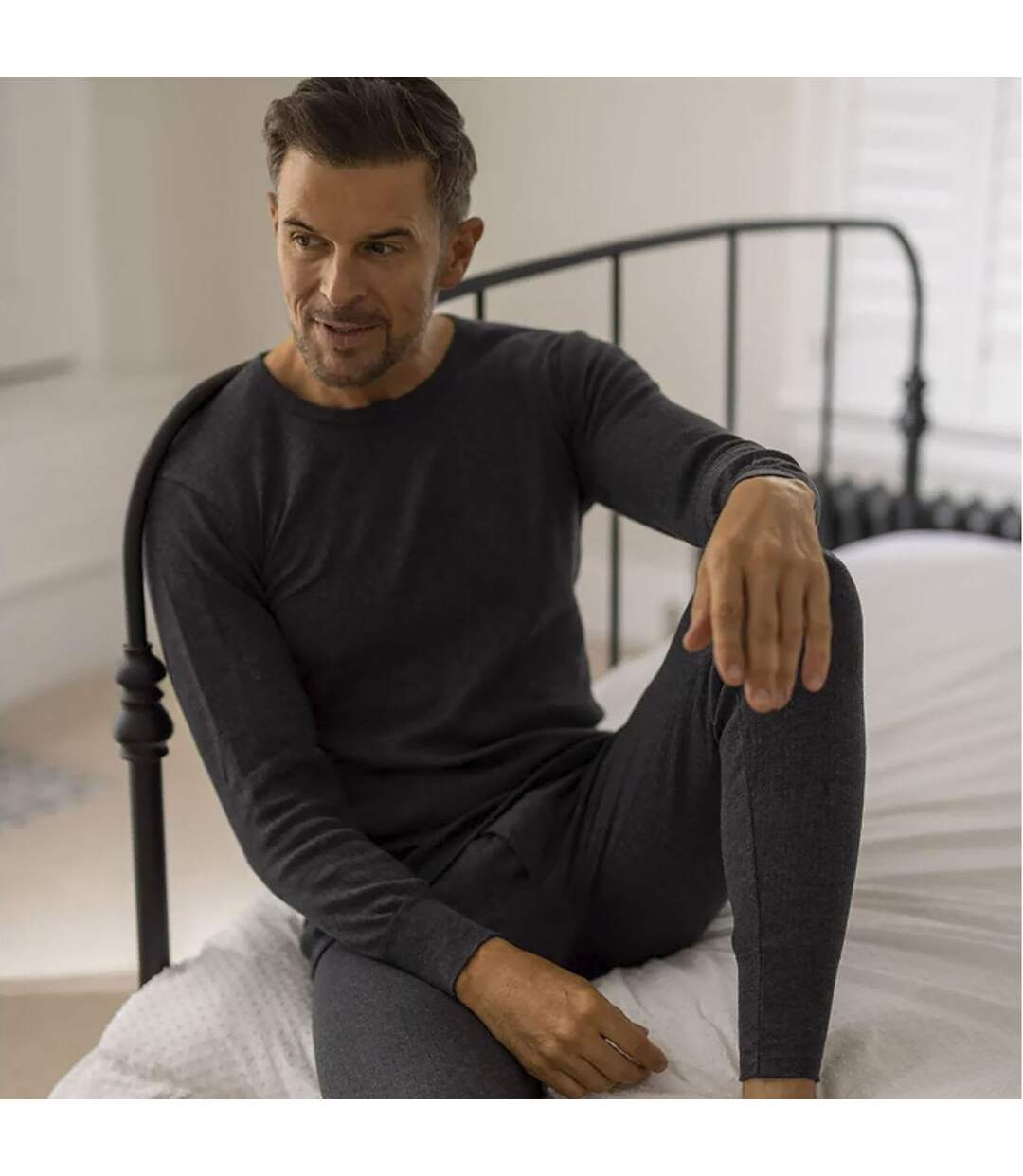 Winter Men's Thermal Underwear Set: Top and Long Johns-5