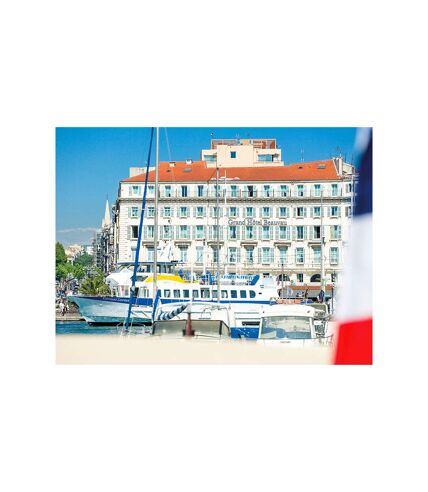 2 jours ensoleillés avec vue sur le port en hôtel 4* au cœur de Marseille - SMARTBOX - Coffret Cadeau Séjour