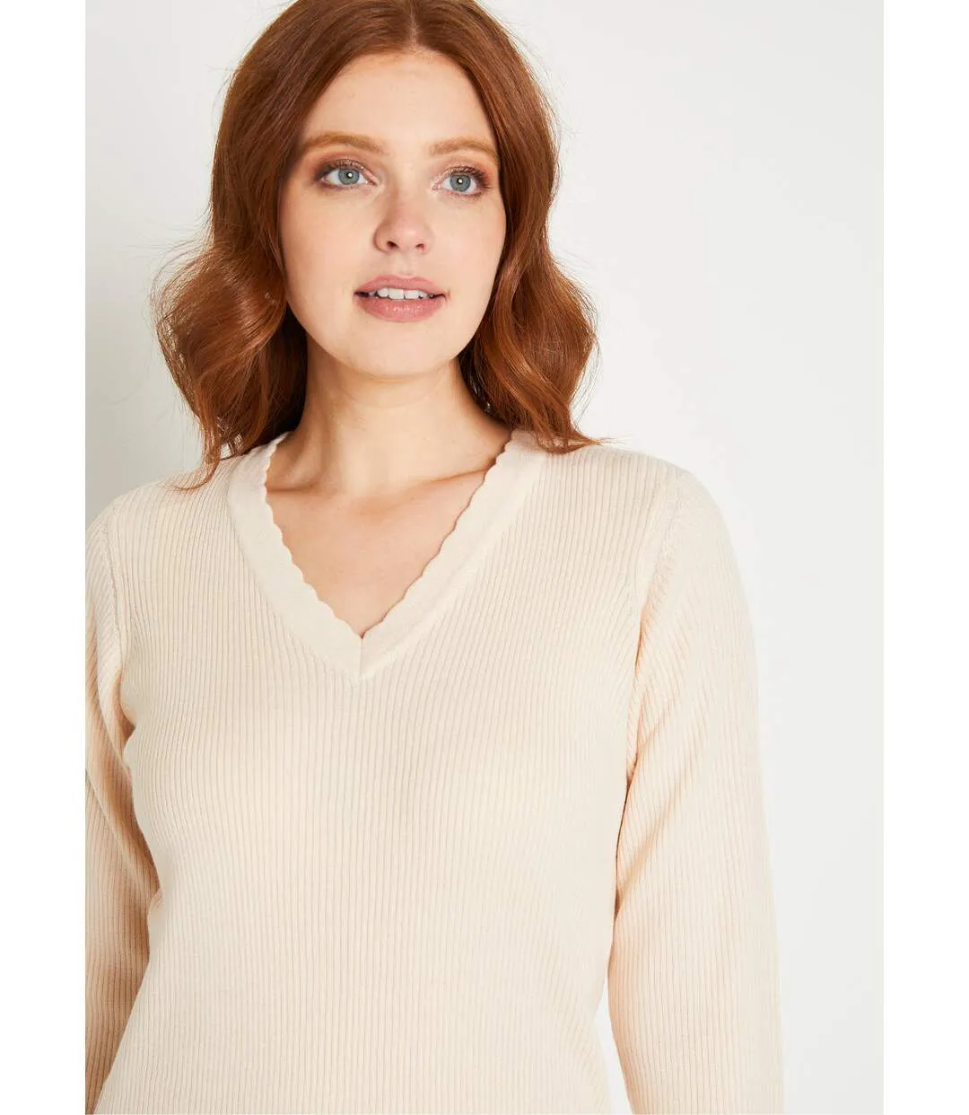 Pull fin uni maille côtelée col V-4