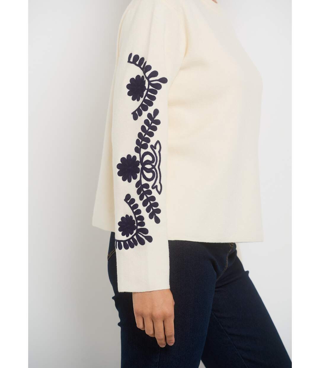 Pull manches avec broderies fantaisie-3