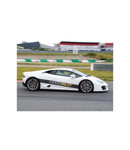 Pilotage 2 tours du circuit Geoparc au volant d'une Lamborghini, d'une Ferrari ou d'une Porsche - SMARTBOX - Coffret Cadeau Sport & Aventure