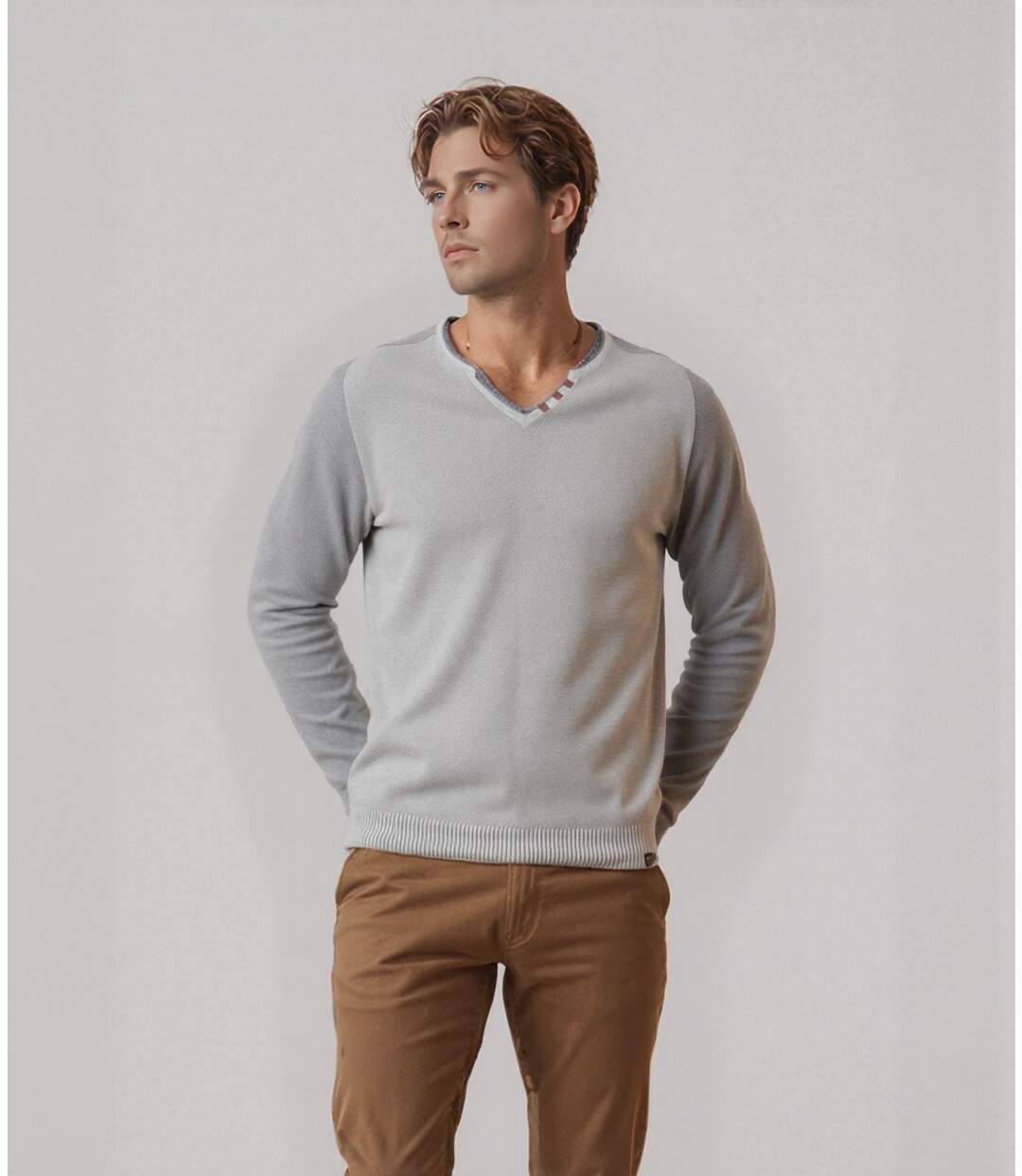 Pull gris pour homme à  manches longues - Confortable et stylé avec col en V pour un look décontracté-5