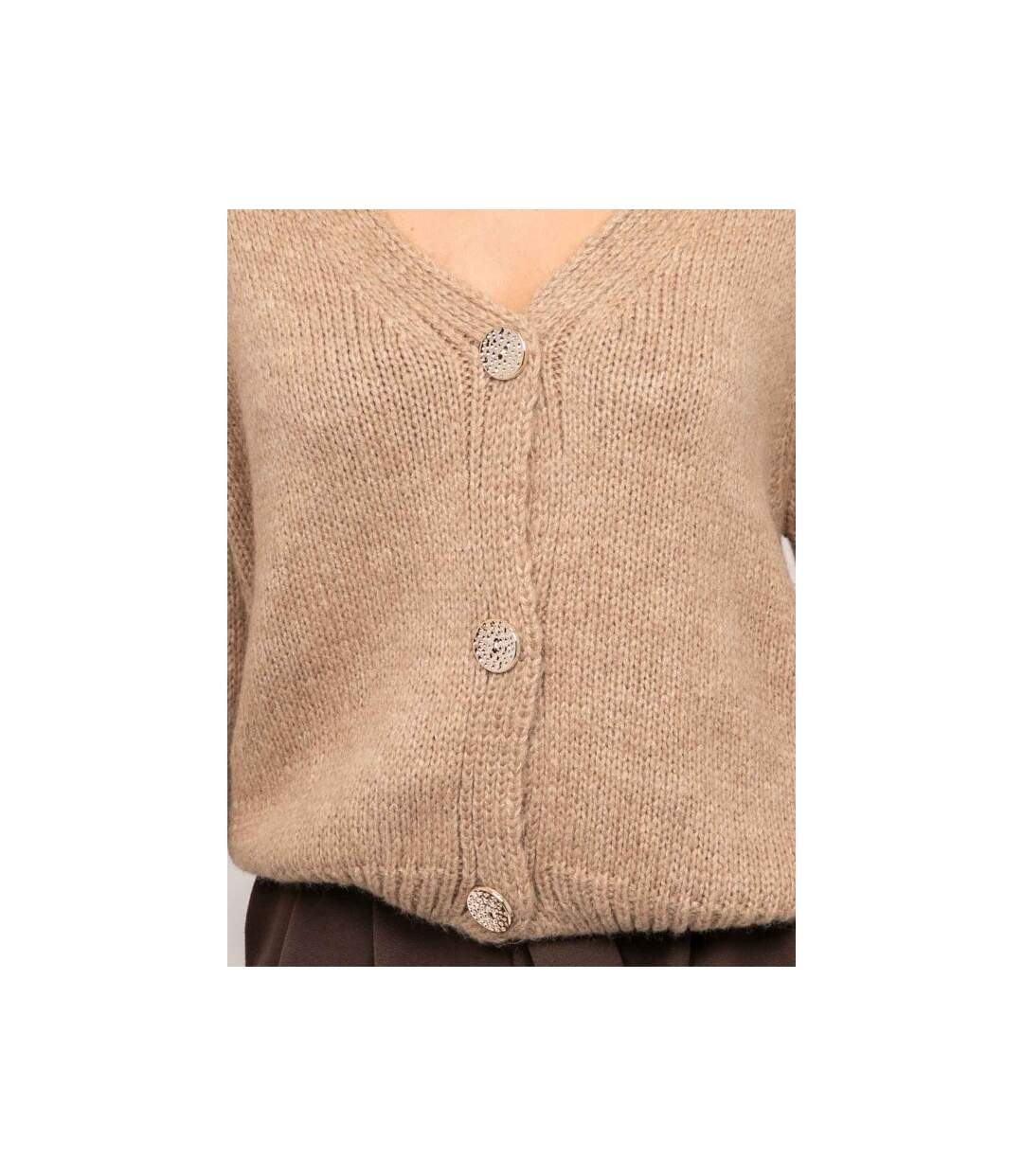Gilet en maille douce col V et boutons bijoux KEVALA - Dona X Lisa-3