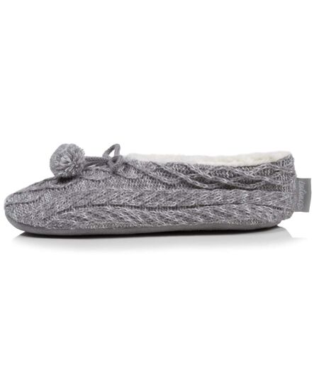 Isotoner Chaussettes d'intérieur femme maille torsadée, picots antidérapants