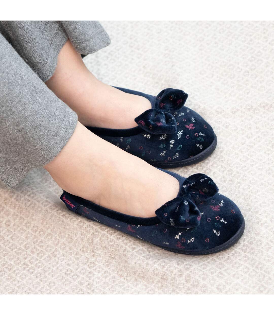 Isotoner Chaussons Ballerines femme microvelours semelle ergonomique mousse à mémoire forme-2