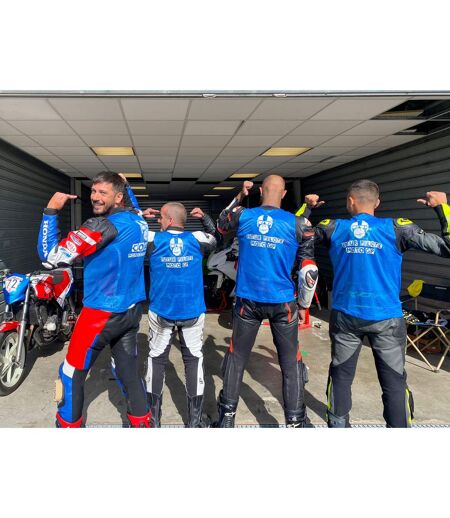 Stage de pilotage moto : 1 journée sur le circuit d'Alès avec sa moto personnelle - SMARTBOX - Coffret Cadeau Sport & Aventure