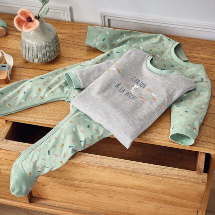 2 pyjamas