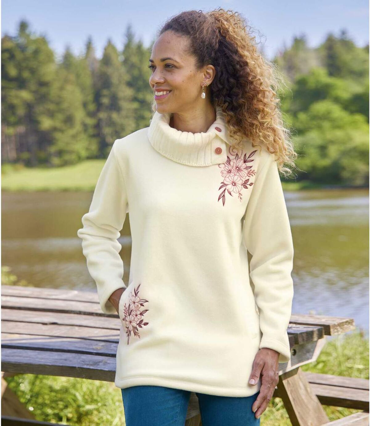 Bestickter Fleece-Pullover mit Strick-Kragen: Atlas For Men