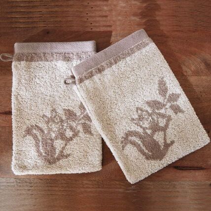 2 gants de toilette