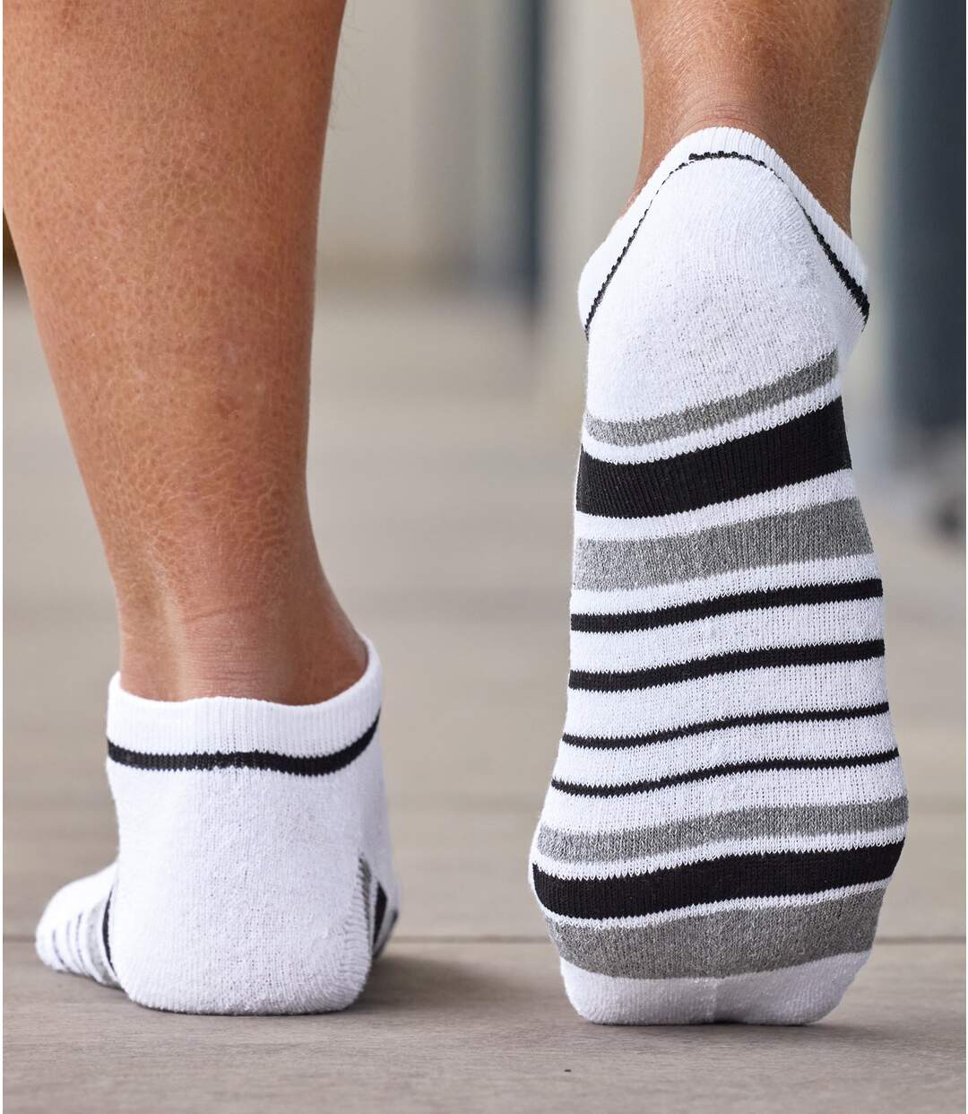 Pack of 5 Pairs of Men's Trainer Socks - Black White Grey-6