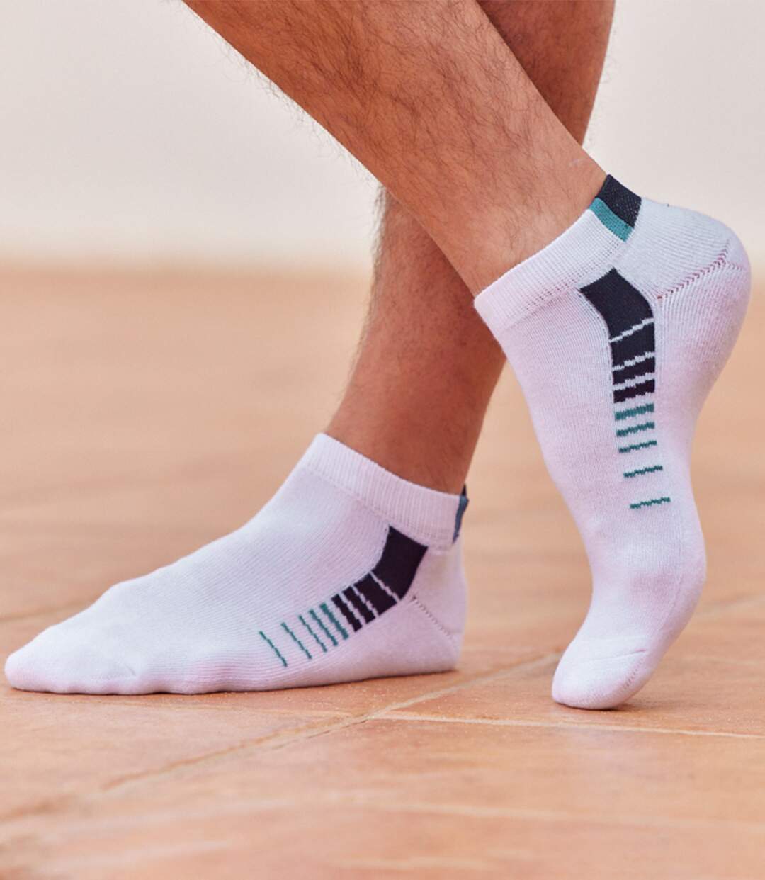 Pack of 4 Pairs of Men's Trainer Socks - White-2