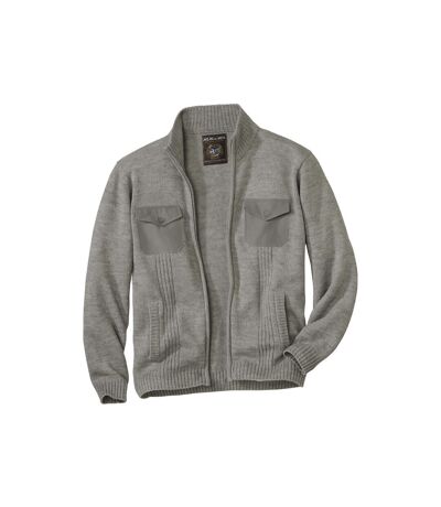 Pletený sveter s praktickými vreckami