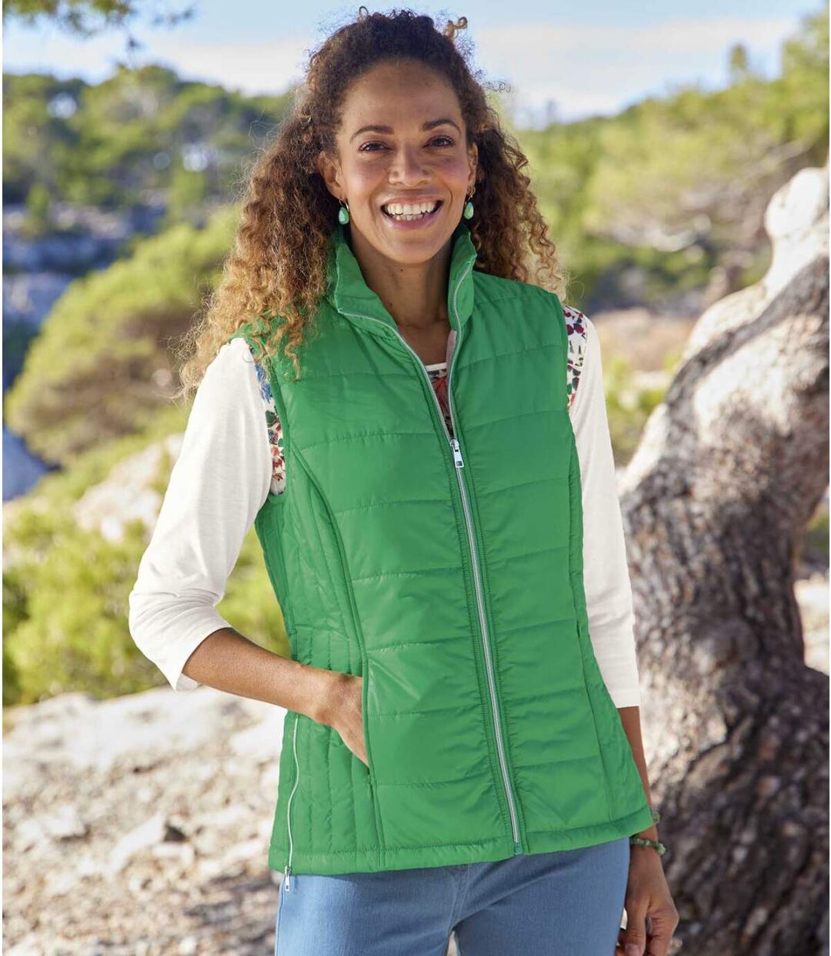 Zelená prošívaná vesta s lesklou povrchovou úpravou Atlas For Men