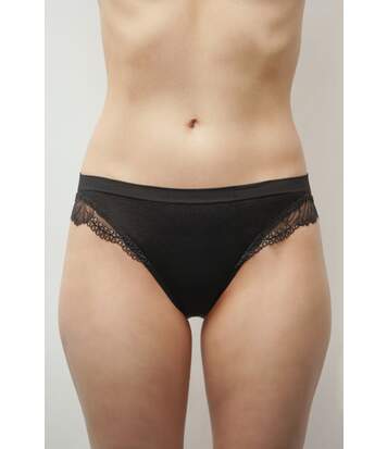Slip seamless et dentelle